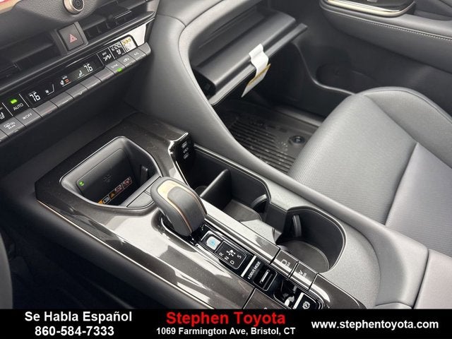 2025 Toyota Crown Signia XLE