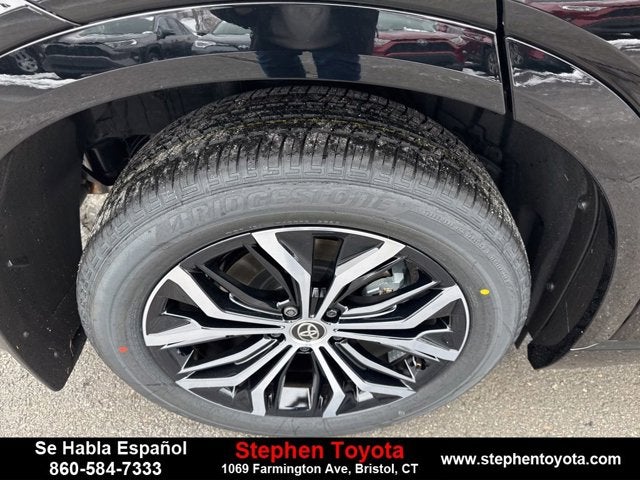 2025 Toyota Crown Signia XLE