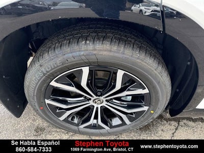 2025 Toyota Crown Signia XLE