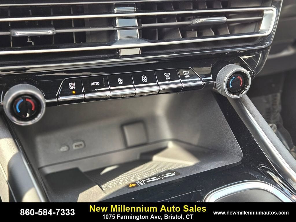 2025 Chevrolet Traverse AWD RS