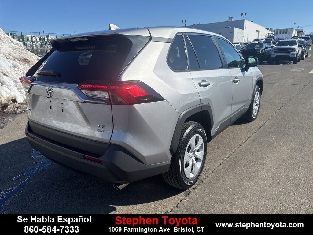 2024 Toyota RAV4 LE