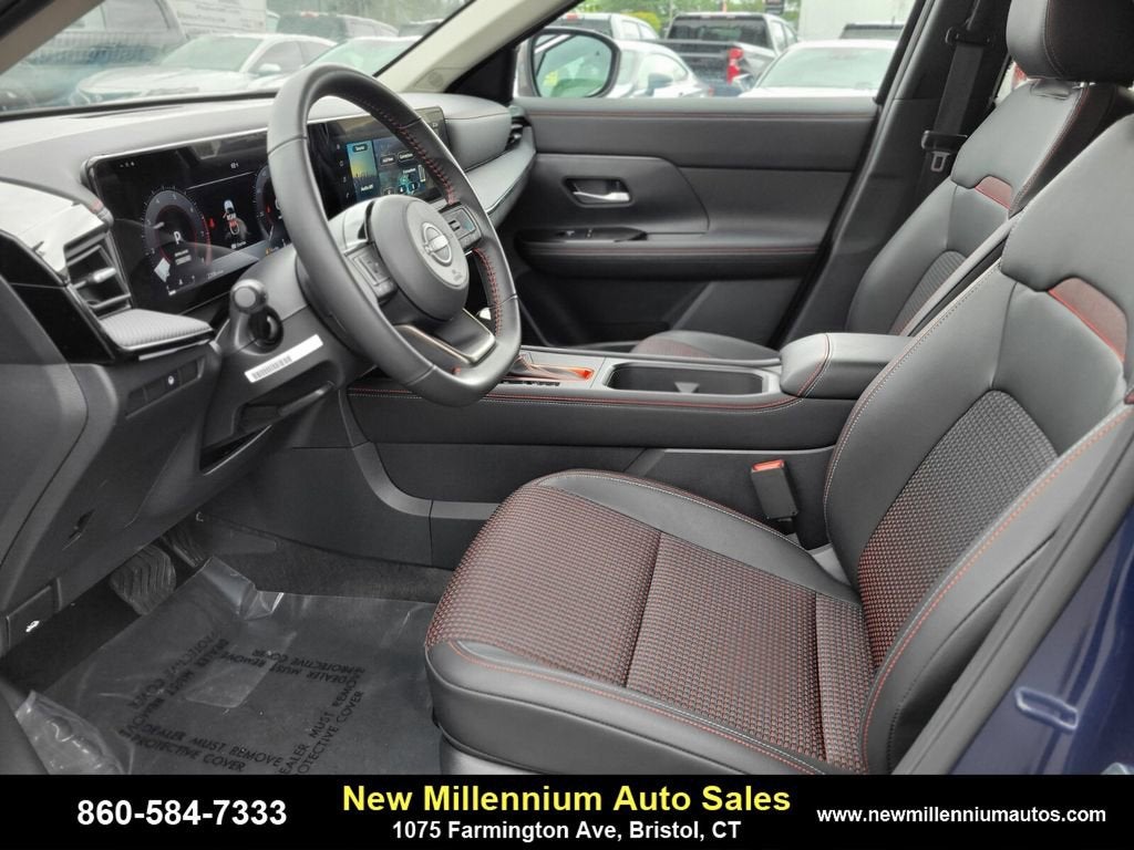 2025 Nissan Kicks SR