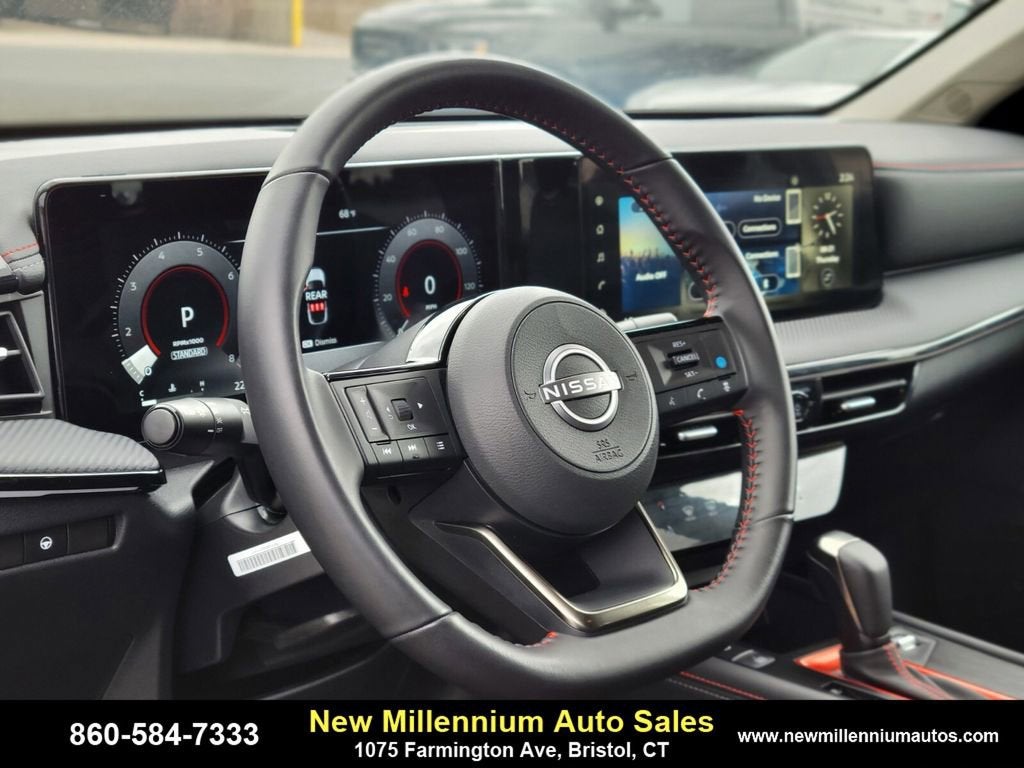 2025 Nissan Kicks SR