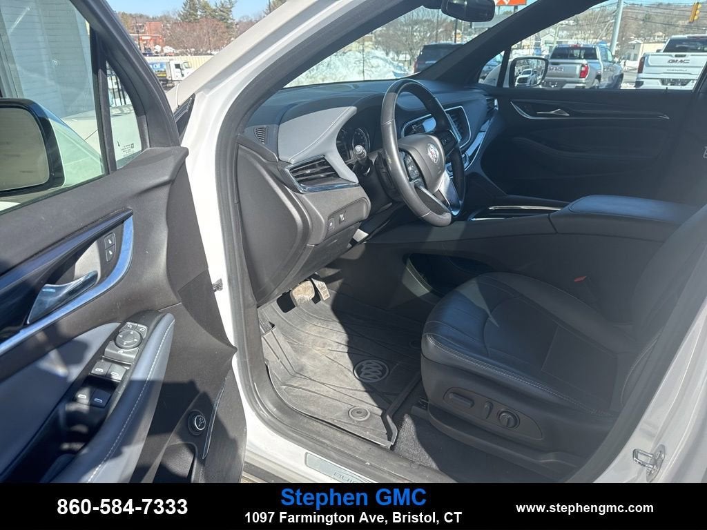 2023 Buick Enclave Essence