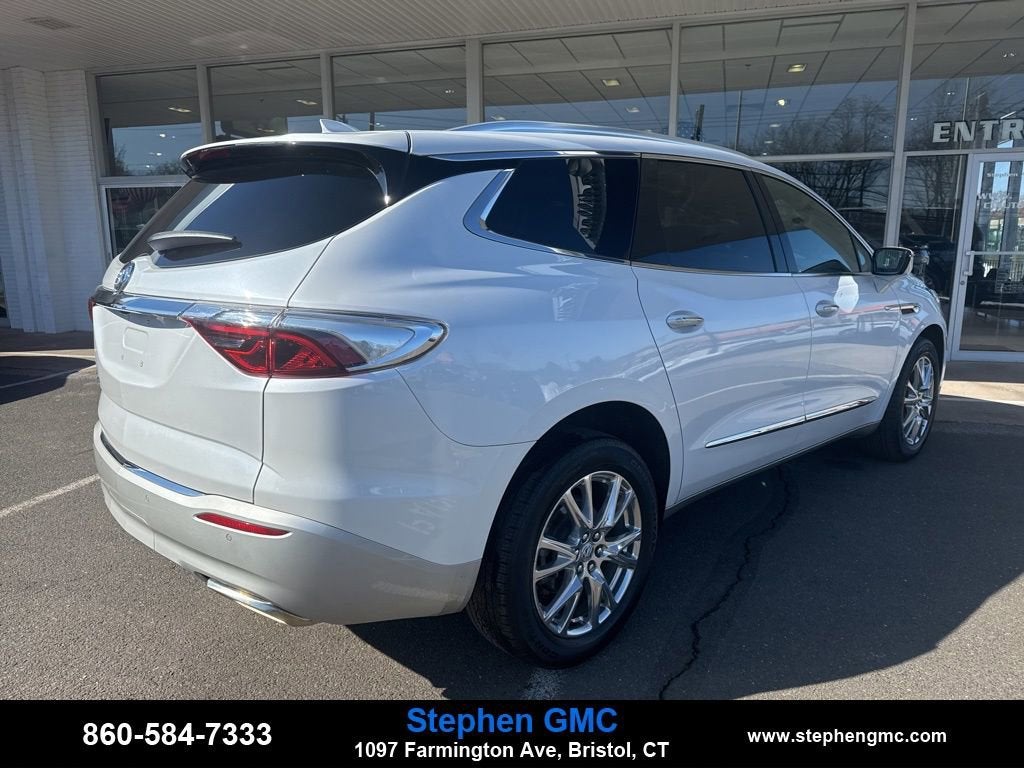2023 Buick Enclave Essence