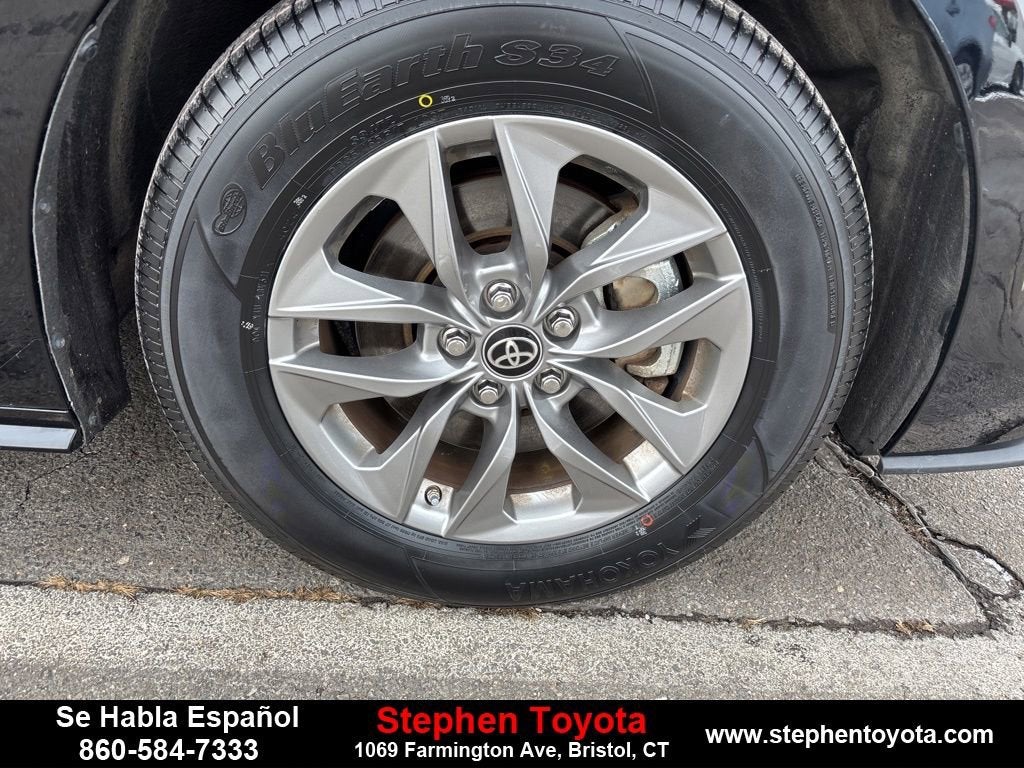 2024 Toyota Sienna LE