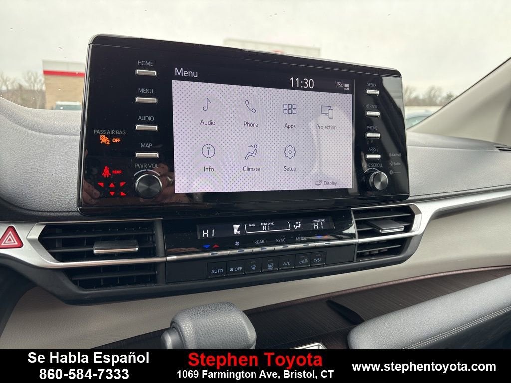 2024 Toyota Sienna LE