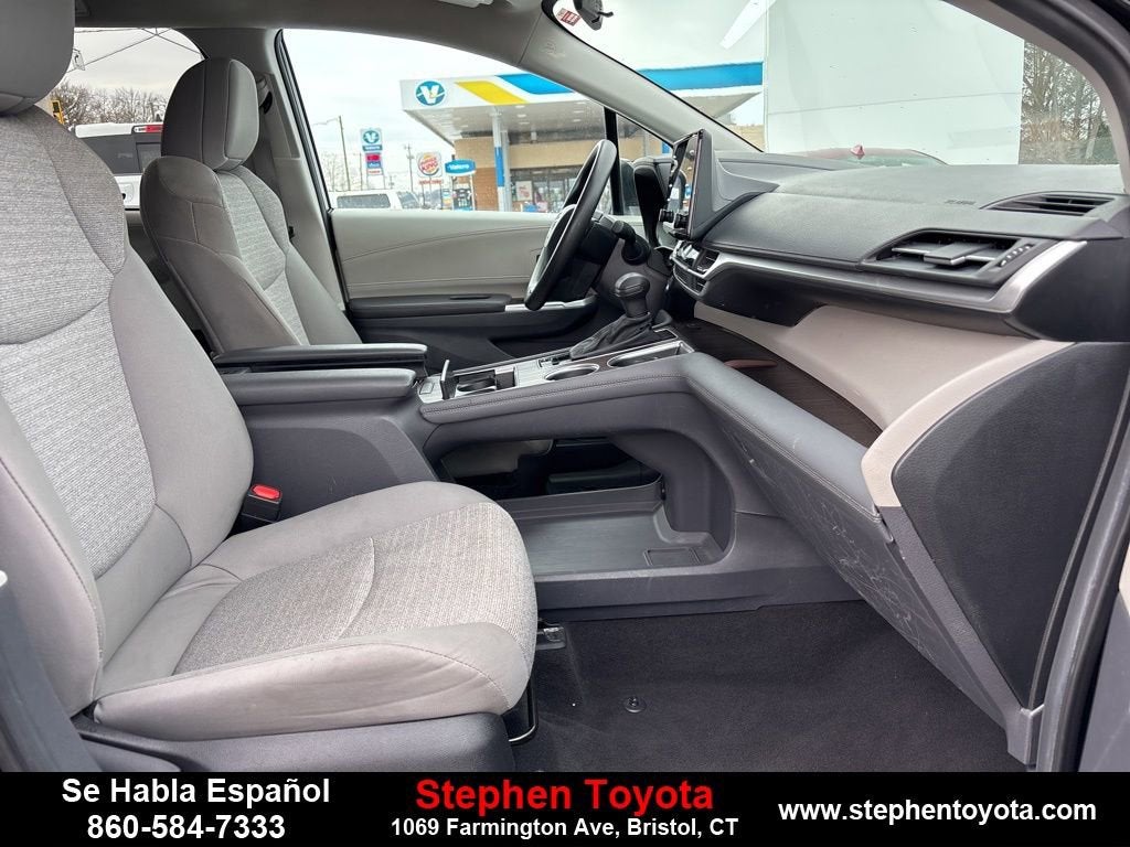 2024 Toyota Sienna LE