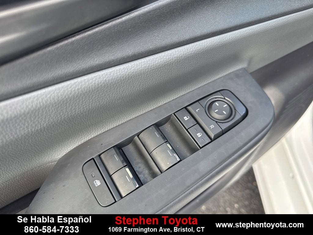 2025 Toyota Prius LE